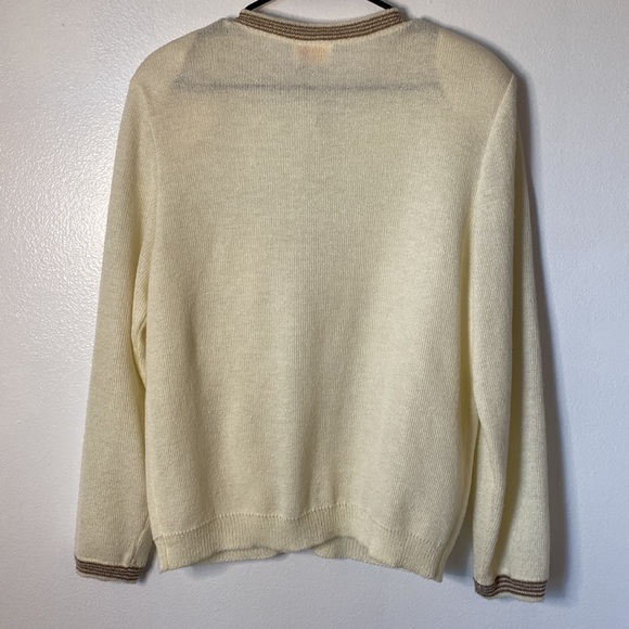 Vintage women’s gold button cardigan cream for pocket long sleeve or winter wear - Picture 4 of 4